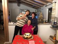 La mamma, la più grande e la più piccola! - 87 anni con la figlia più grande e la più piccola (Paolo B.)